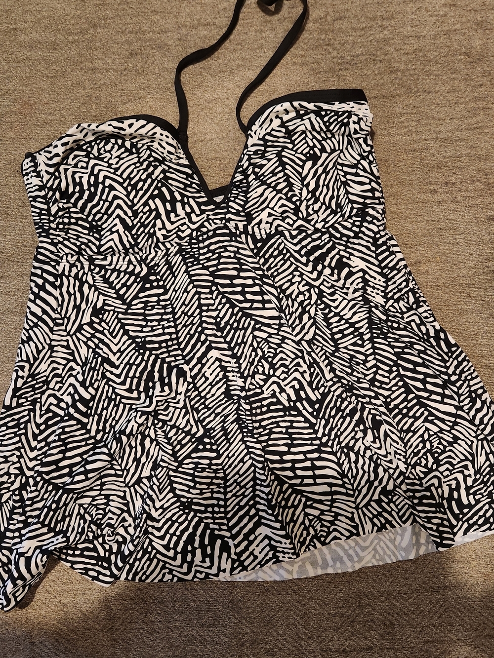 Merona Black and White Abstract Tankini M